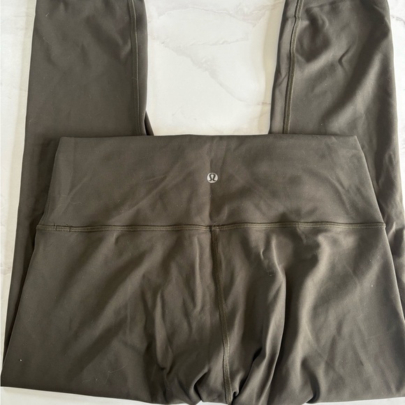 Lululemon Army Green Wunder Trains - Picture 1 of 4